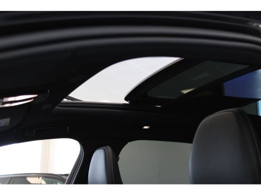 Volvo  XC60 406PK T8 Ultra Black Edition Exec | Luchtvering | Gelam Glas | B&W Audio | Massage | Getint Glas ActivLease financial lease