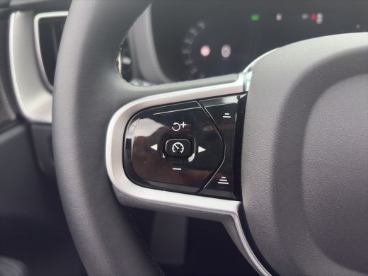 Volvo  XC60 Plus Black Edition Recharge Plug-In Hybrid AWD ActivLease financial lease