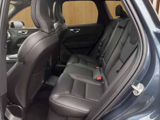 Volvo  XC60 Plus Black Edition Recharge Plug-In Hybrid AWD ActivLease financial lease