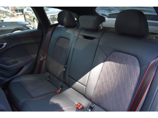 Audi A5 Avant TFSI e-hybrid quattro 220 kW S-edition 19 inch | Head-up-Display | Panoramadak | Omgevingsc... ActivLease financial lease