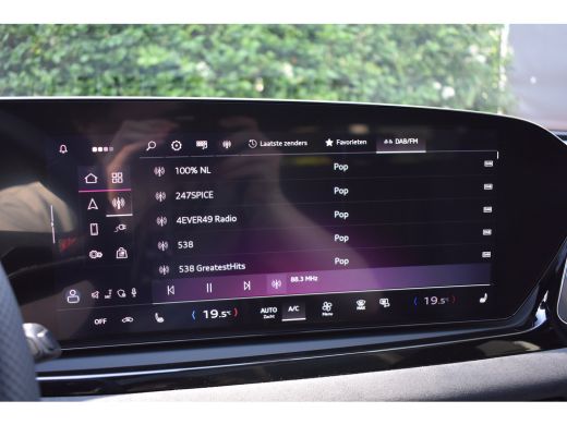 Audi A5 Avant TFSI e-hybrid quattro 220 kW S-edition 19 inch | Head-up-Display | Panoramadak | Omgevingsc... ActivLease financial lease