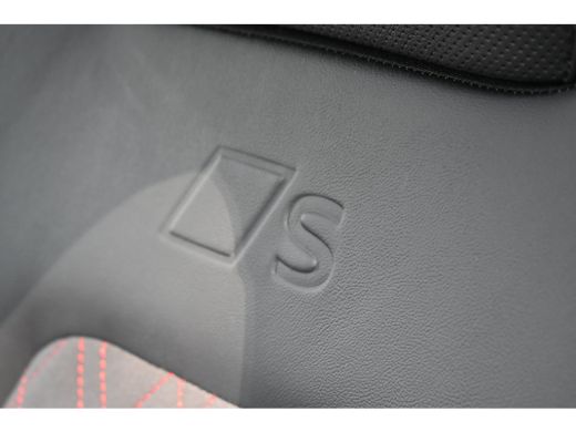 Audi A5 Avant TFSI e-hybrid quattro 220 kW S-edition 19 inch | Head-up-Display | Panoramadak | Omgevingsc... ActivLease financial lease