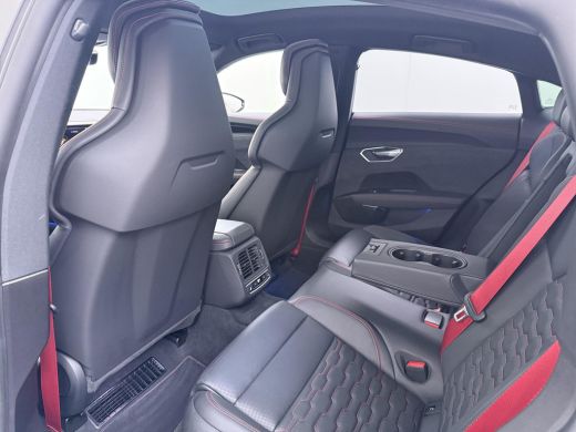 Audi e-tron GT RS 93 kWh VAN: 69.900,- VOOR: 64.877,- UW WKVOORDEEL: 5.023,- | SOH: 93% | CARBON PAKKET | STOELV... ActivLease financial lease