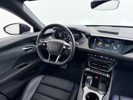 Audi e-tron GT RS 93 kWh VAN: 69.900,- VOOR: 64.877,- UW WKVOORDEEL: 5.023,- | SOH: 93% | CARBON PAKKET | STOELV... ActivLease financial lease