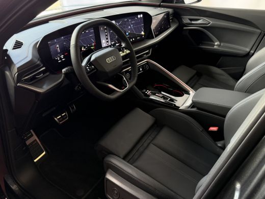 Audi Q5 2.0 TFSI E-HYBRID PANO LEER 360CAM PAS.DISPLAY TREKHAAK QUATTRO 300 PK S-EDITION MATRIXX LED ELEK... ActivLease financial lease