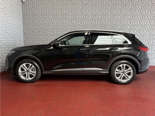 Audi Q5 2.0 TFSI E-HYBRID QUATTRO 300PK S-EDITION LEER PANO PAS.DISPLAY 360CAM TREKHAAK MATRIXX LED ELEK... ActivLease financial lease