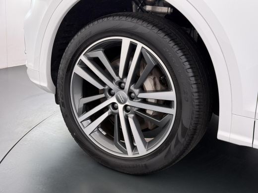 Audi Q5 55 TFSI e quattro Competition VAN: 44.900,- VOOR: 39.877,- UW WKVOORDEEL: 5.023,- | 32.000KM! |PA... ActivLease financial lease
