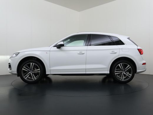 Audi Q5 55 TFSI e quattro Competition VAN: 44.900,- VOOR: 39.877,- UW WKVOORDEEL: 5.023,- | 32.000KM! |PA... ActivLease financial lease