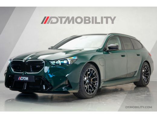 BMW M5 Touring M5 | M-Drivers Pack | Keramisch | Akrapovič | Goodwood Gr&uuml;n Sonderlackierung