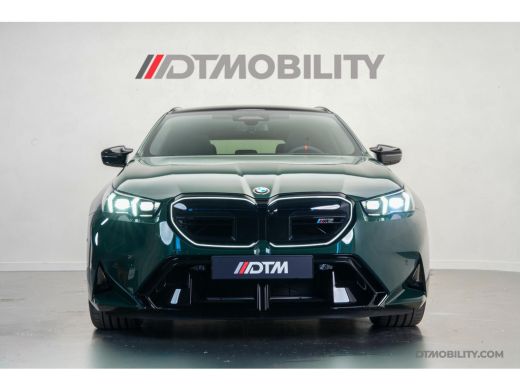 BMW M5 Touring M5 | M-Drivers Pack | Keramisch | Akrapovič | Goodwood Gr&uuml;n Sonderlackierung ActivLease financial lease