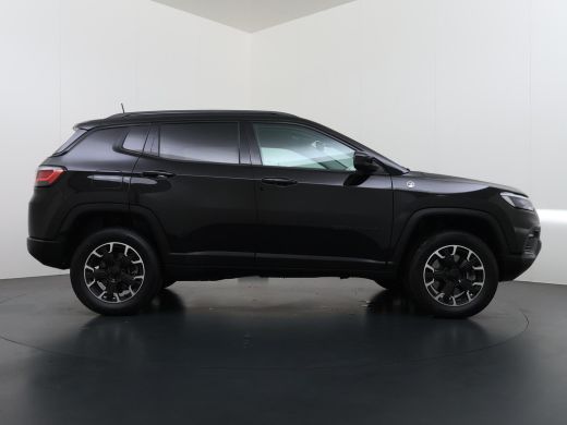 Jeep Compass 4xe 240 Plug-in Hybrid Electric Trailhawk VAN: 31.900,- VOOR: 28.877,- UW WKVOORDEEL: 3.023,- | 1... ActivLease financial lease