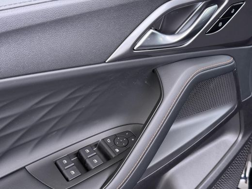 MG HS 1.5 Luxury PHEV PLUG-IN HYBRIDE | 272 PK | NIEUWE AUTO | >1.000 KM TOTAAL BEREIK | 1E REGISTRATIE... ActivLease financial lease