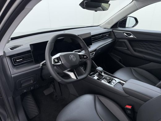 MG HS 1.5 Luxury PHEV PLUG-IN HYBRIDE | 272 PK | NIEUWE AUTO | >1.000 KM TOTAAL BEREIK | 1E REGISTRATIE... ActivLease financial lease