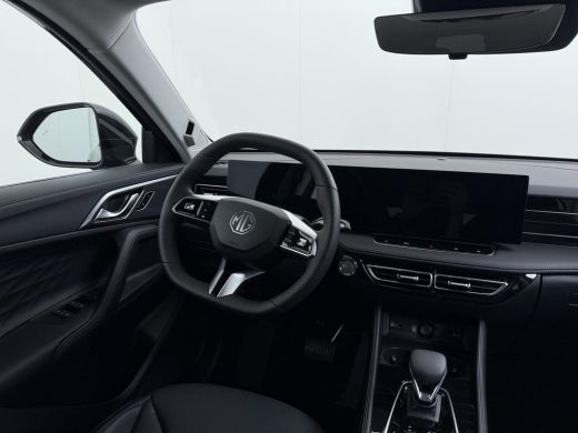 MG HS 1.5 Luxury PHEV PLUG-IN HYBRIDE | 272 PK | NIEUWE AUTO | >1.000 KM TOTAAL BEREIK | 1E REGISTRATIE... ActivLease financial lease