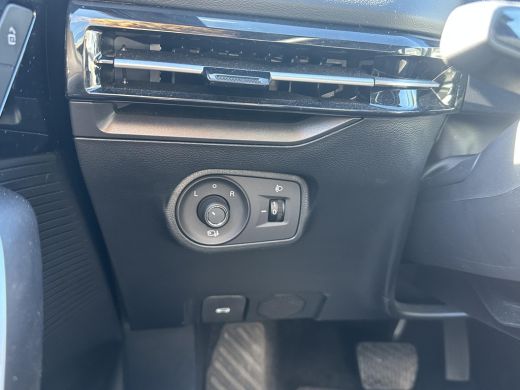 MG MG4 EV Luxury 64 kWh LONG RANGE | SOH 96% | 15.000KM | 360&deg; CAMERA | STOEL & STUURVERWARMING | 7 JAAR MG... ActivLease financial lease