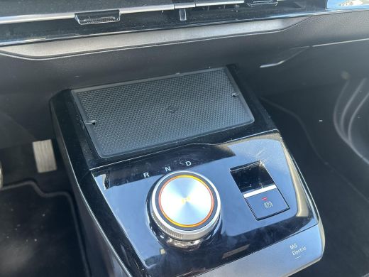 MG MG4 EV Luxury 64 kWh LONG RANGE | SOH 96% | 15.000KM | 360&deg; CAMERA | STOEL & STUURVERWARMING | 7 JAAR MG... ActivLease financial lease