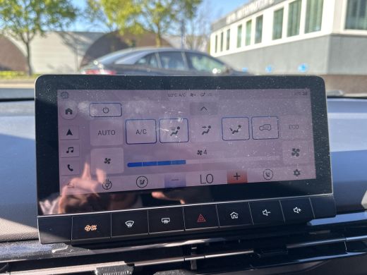 MG MG4 EV Luxury 64 kWh LONG RANGE | SOH 96% | 15.000KM | 360&deg; CAMERA | STOEL & STUURVERWARMING | 7 JAAR MG... ActivLease financial lease
