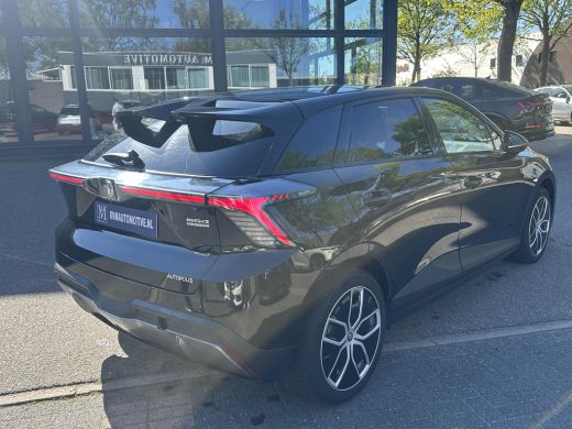MG MG4 EV Luxury 64 kWh LONG RANGE | SOH 96% | 15.000KM | 360&deg; CAMERA | STOEL & STUURVERWARMING | 7 JAAR MG... ActivLease financial lease
