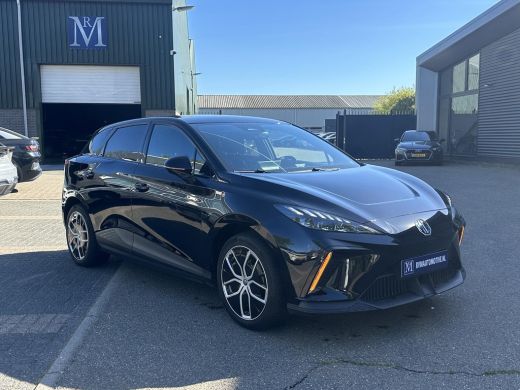 MG MG4 EV Luxury 64 kWh LONG RANGE | SOH 96% | 15.000KM | 360&deg; CAMERA | STOEL & STUURVERWARMING | 7 JAAR MG... ActivLease financial lease