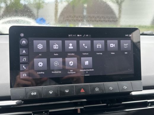 MG MG4 EV luxury LONG RANGE | SOH 97% | 15.000KM | 360&deg; CAMERA | STOEL & STUURVERWARMING | 7 JAAR MG GARANT... ActivLease financial lease
