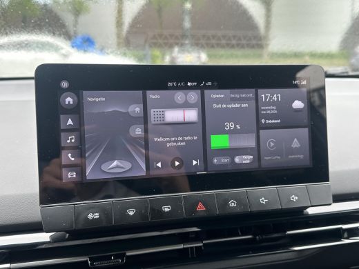 MG MG4 EV luxury LONG RANGE | SOH 97% | 15.000KM | 360&deg; CAMERA | STOEL & STUURVERWARMING | 7 JAAR MG GARANT... ActivLease financial lease