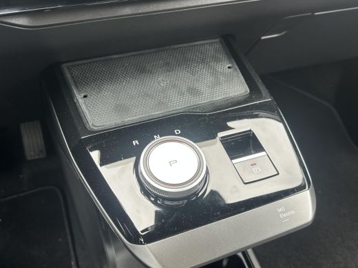 MG MG4 EV luxury LONG RANGE | SOH 97% | 15.000KM | 360&deg; CAMERA | STOEL & STUURVERWARMING | 7 JAAR MG GARANT... ActivLease financial lease