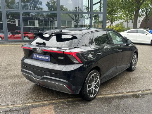 MG MG4 EV luxury LONG RANGE | SOH 97% | 15.000KM | 360&deg; CAMERA | STOEL & STUURVERWARMING | 7 JAAR MG GARANT... ActivLease financial lease