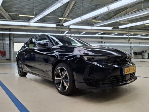 Opel Astra Sports Tourer 1.2 Turbo Hybrid Business Edition / Navigatie / Camera / Parkeersensoren / Stuur -e... ActivLease financial lease