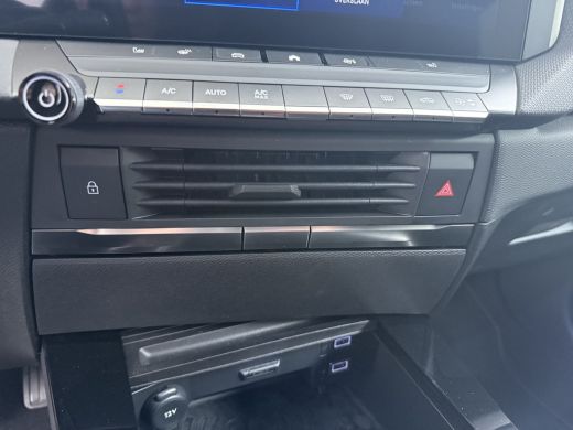 Opel Astra Sports Tourer 1.2 Turbo Hybrid Business Edition / Navigatie / Camera / Parkeersensoren / Stuur -e... ActivLease financial lease