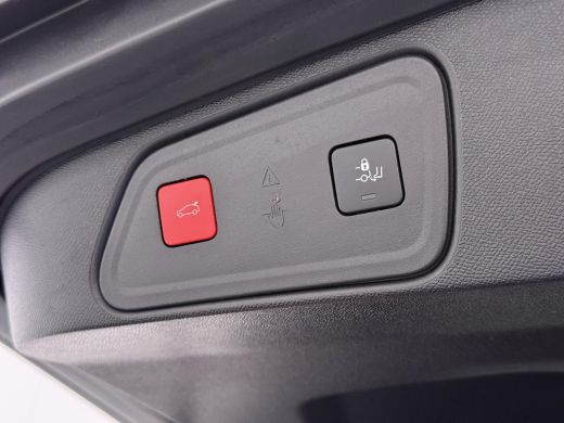 Peugeot 3008 GT PHEV | APPLE CARPLAY | ELEKTRISCHE ACHTERKLEP | CAMERA VOOR + ACHTER | ADAPTIVE CRUISE CONTROL... ActivLease financial lease