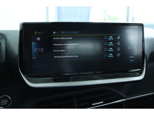 Peugeot e-208 EV Allure Pack 50 kWh 95% SoH | Cruise Control | Camera | Keyless | Carplay | Navi | Climate | Li... ActivLease financial lease