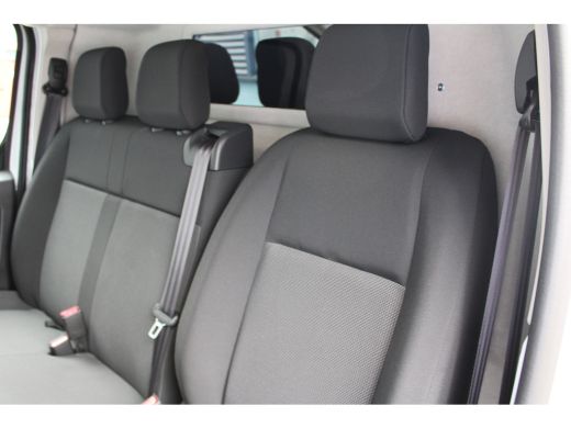 Peugeot e-Expert L3 75 kWh | 8 JAAR GARANTIE | CAMERA | NAVI | BETIMMERING | DRAADLOOS CARPLAY | COMFORT WAND | ActivLease financial lease