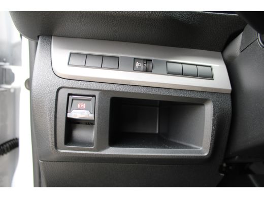Peugeot e-Expert L3 75 kWh | 8 JAAR GARANTIE | CAMERA | NAVI | BETIMMERING | DRAADLOOS CARPLAY | COMFORT WAND | ActivLease financial lease