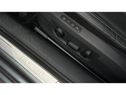 Skoda Superb Combi 1.4 TSI iV 218pk Business Edition Plus | Trekhaak | 360 Camera | Leder | Stoelverwarming & ... ActivLease financial lease