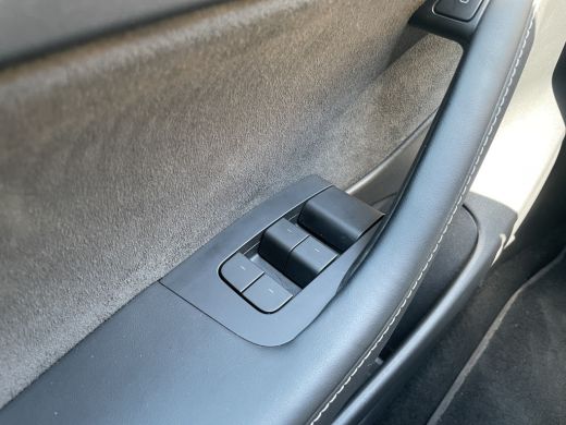 Tesla Model 3 Standard RWD Plus 60 kWh | Autopilot | Trekhaak | Pano | BTW | Org. NL ActivLease financial lease