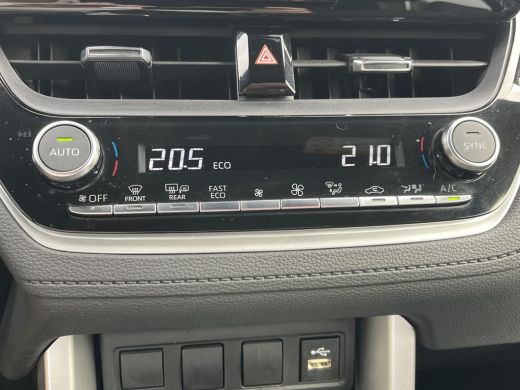 Toyota Corolla Cross Hybrid 140 Dynamic | Navigatie | LED koplampen | Keyless entry | 18 inch LM-velgen | ActivLease financial lease