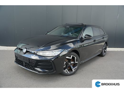 Volkswagen Passat Variant 1.5 eHybrid 272pk R-Line Edition | Panoramadak | Trekhaak | 360 Camera | Stuur & Stoelver...