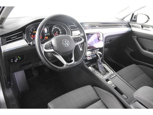 Volkswagen Passat Variant 1.5 TSI *1ste Eigenaar*Panoramadak*Trekhaak*Navigatie* ActivLease financial lease