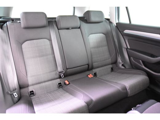 Volkswagen Passat Variant 1.5 TSI *1ste Eigenaar*Panoramadak*Trekhaak*Navigatie* ActivLease financial lease