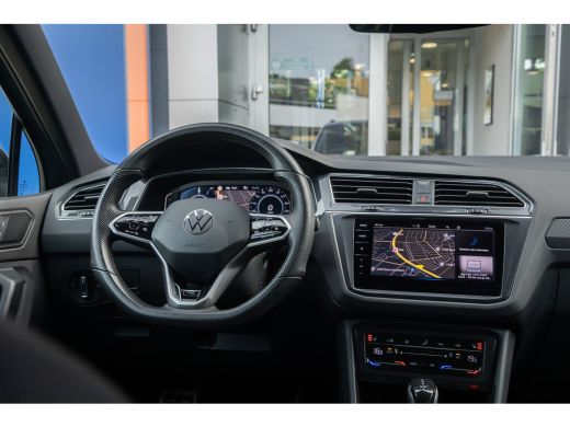 Volkswagen Tiguan 1.4 TSI eHybrid R-Line Business+ | Pano | 360 camera | Black-style | Cruise adaptief | Dodehoek d... ActivLease financial lease