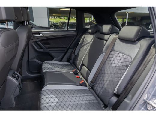 Volkswagen Tiguan 1.4 TSI eHybrid R-Line Business+ | Pano | 360 camera | Black-style | Cruise adaptief | Dodehoek d... ActivLease financial lease