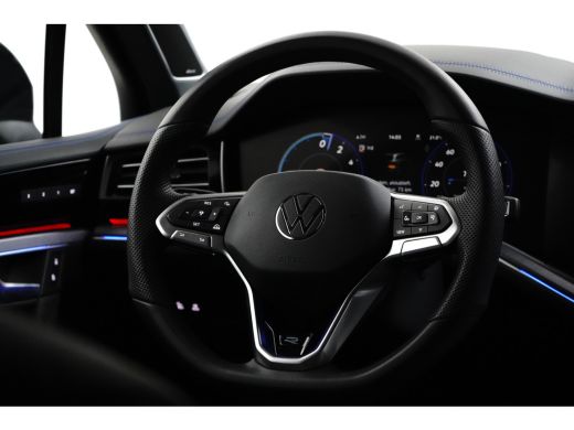 Volkswagen Touareg 3.0 TSI eHybrid 462 pk 4 Motion R | Trekhaak wegklapbaar | Luchtvering | Elektrische geheugen sto... ActivLease financial lease