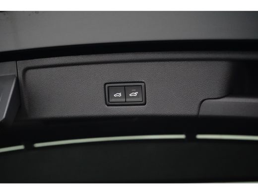 Volkswagen Touareg 3.0 TSI eHybrid 462 pk 4 Motion R | Trekhaak wegklapbaar | Luchtvering | Elektrische geheugen sto... ActivLease financial lease