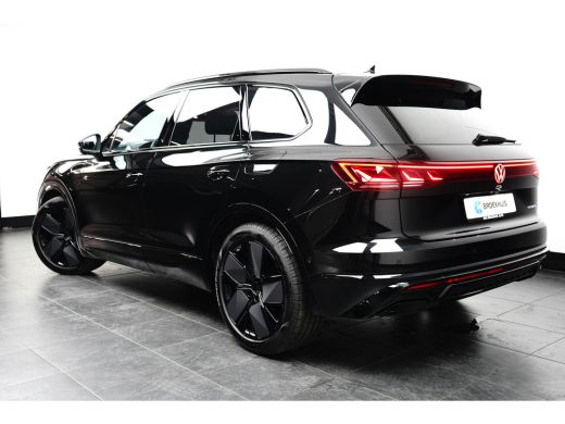 Volkswagen Touareg 3.0 TSI eHybrid 462 pk 4 Motion R | Trekhaak wegklapbaar | Luchtvering | Elektrische geheugen sto... ActivLease financial lease