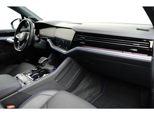 Volkswagen Touareg 3.0 TSI eHybrid 462 pk 4 Motion R | Trekhaak wegklapbaar | Luchtvering | Elektrische geheugen sto... ActivLease financial lease