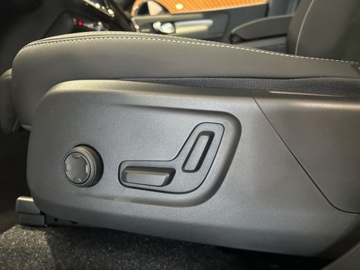 Volvo  EC40 Single Motor Ext. Range Plus Bl. Ed. Europa 82 kWh | Achterbank verwarmd | Apple Carplay/Android ... ActivLease financial lease