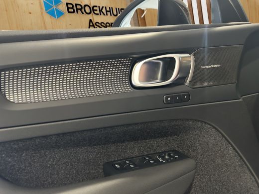 Volvo  EC40 Single Motor Ext. Range Plus Bl. Ed. Europa 82 kWh | Achterbank verwarmd | Apple Carplay/Android ... ActivLease financial lease