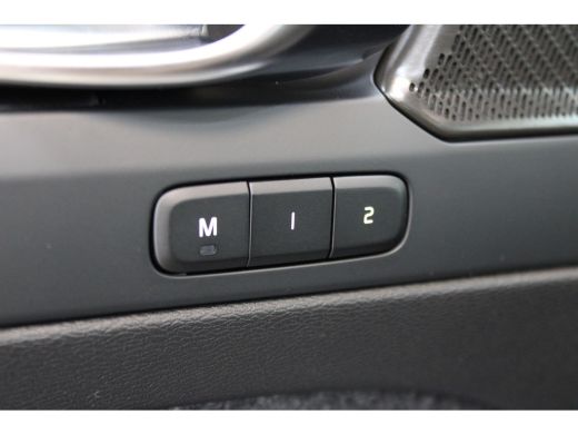 Volvo  EC40 Single Plus Europa Black Edition 70kWh Power Seats | Climate Pack | 20" | Elektr. achterklep ActivLease financial lease
