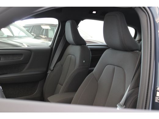 Volvo  EC40 Single Plus Europa Black Edition 70kWh Power Seats | Climate Pack | 20" | Elektr. achterklep ActivLease financial lease