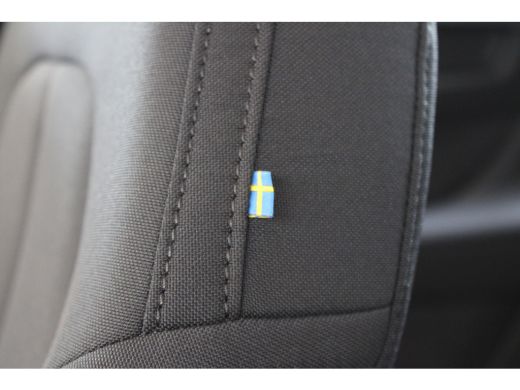 Volvo  EC40 Single Plus Europa Black Edition 70kWh Power Seats | Climate Pack | 20" | Elektr. achterklep ActivLease financial lease